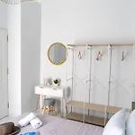 Nafsika's Cozy شقة